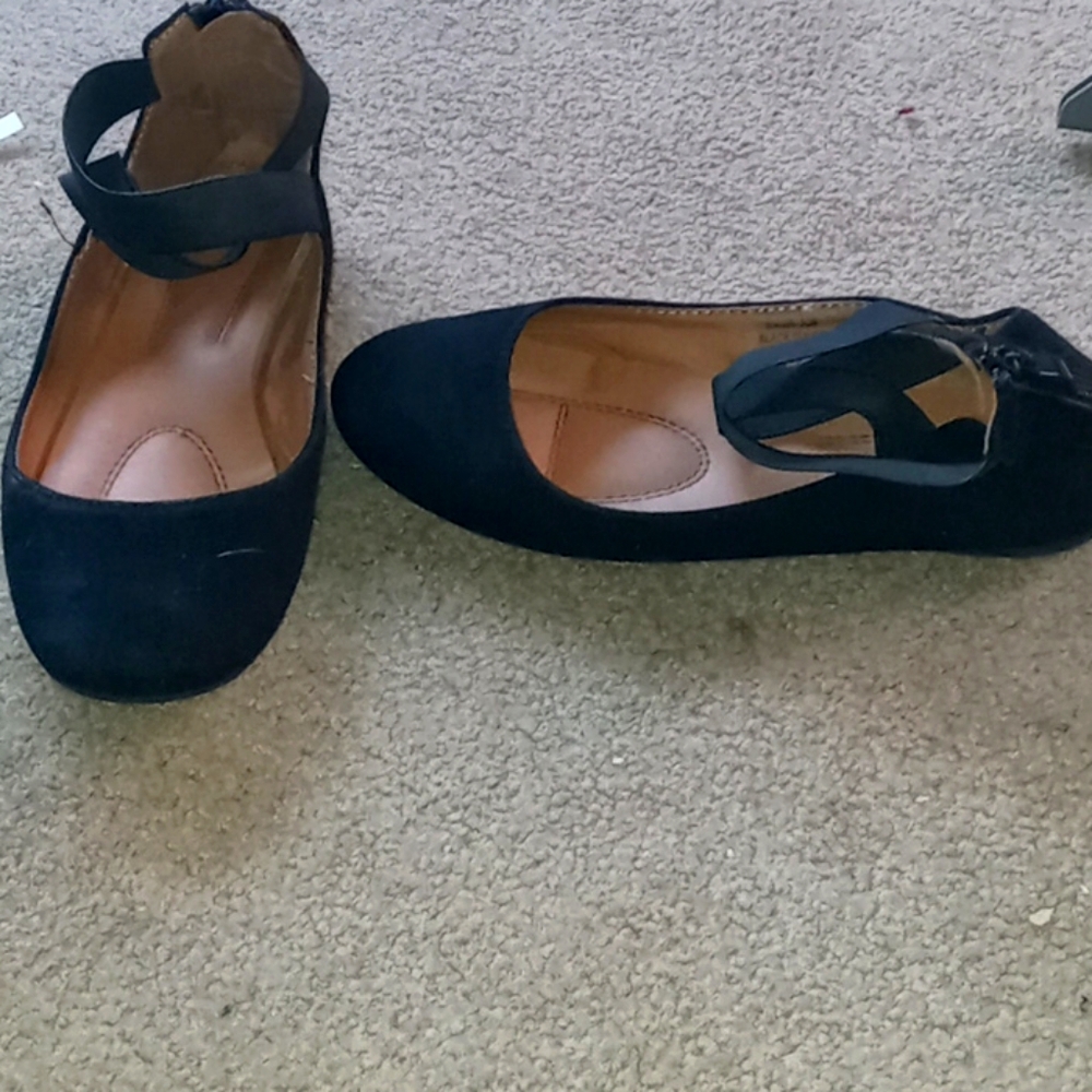 Size 6 Bella marie ballet flats